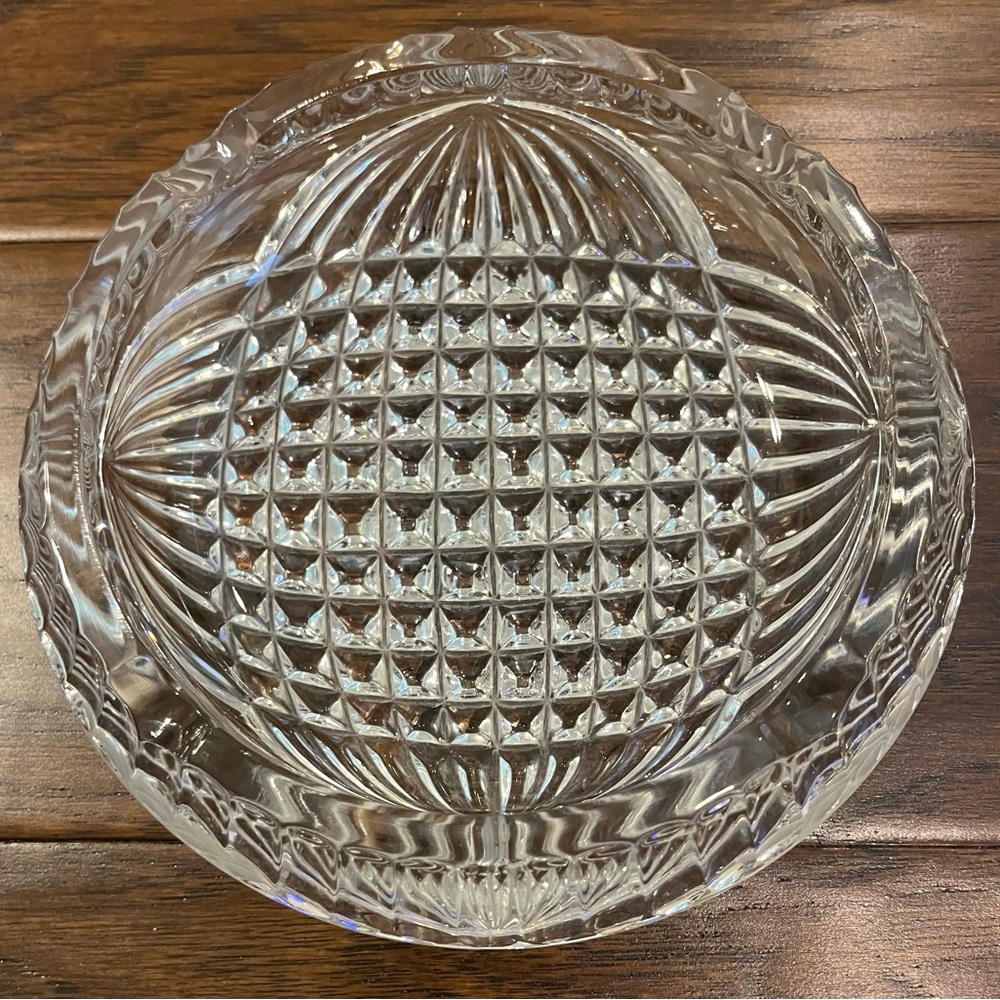VINTAGE Intricate Cut Crystal Glass Decorative Cigarette Cigar Ashtray 1980’s - Picture 2 of 4